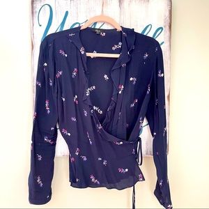 Tails wrap top size medium